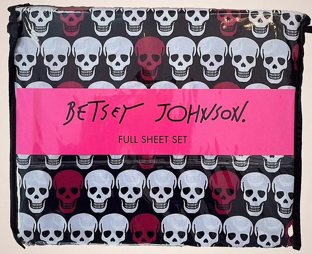 Betsey Johnson Full Sheet Set Skull Pattern Pink Black Bedding Halloween New NWT