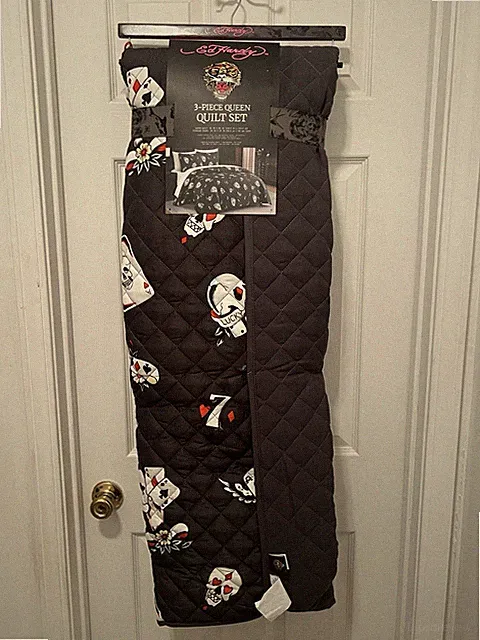 Ed Hardy 3pc Queen Quilt Set Grey Black Skull Lucky 7 Aces Dice NWT