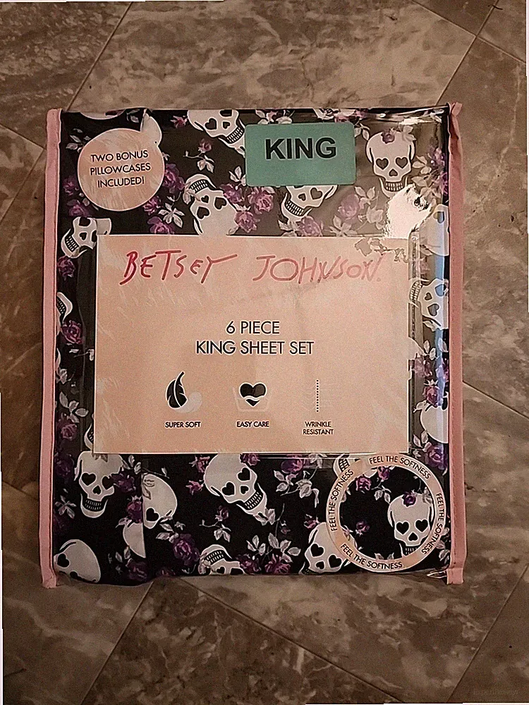New Betsey Johnson Skull Purple Roses 6PC KING Sheet Set