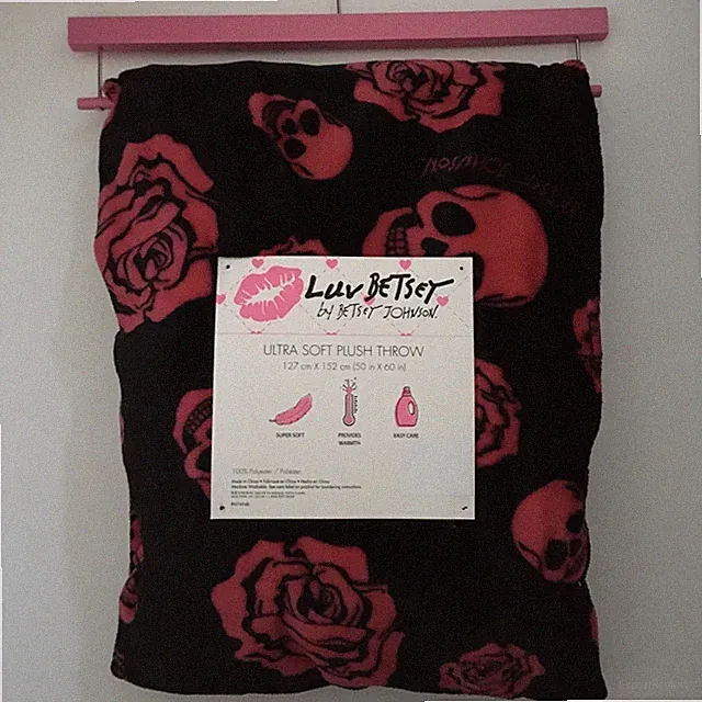 NEW Ultra Soft Cozy Throw Blanket Skulls Roses Floral Print | LUV Betsey Johnson